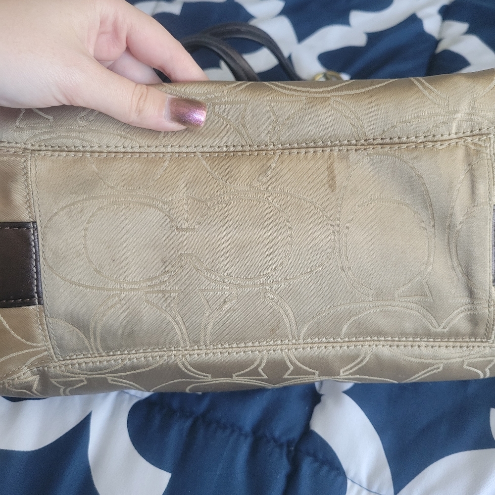 Coach purse - Picture 3 of 4